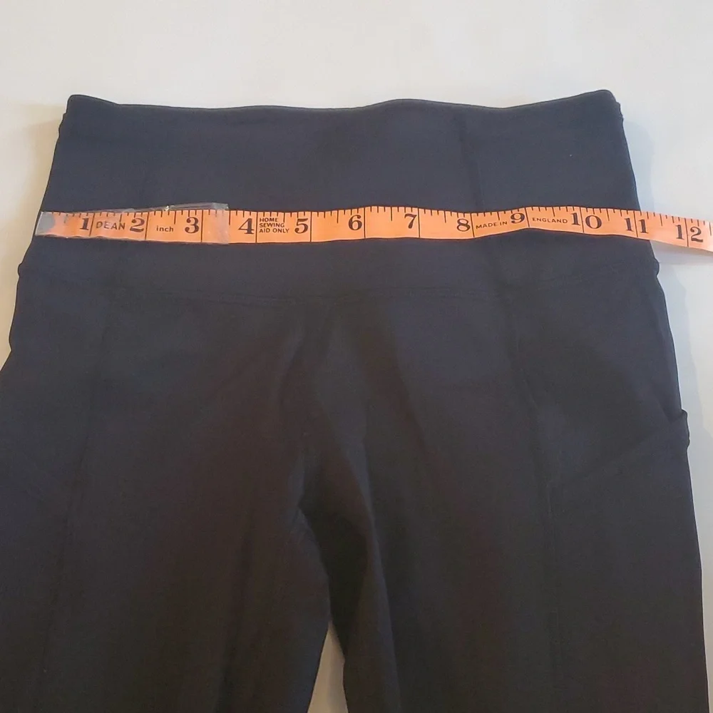 #1191 Lululemon leggings size 2 b591.